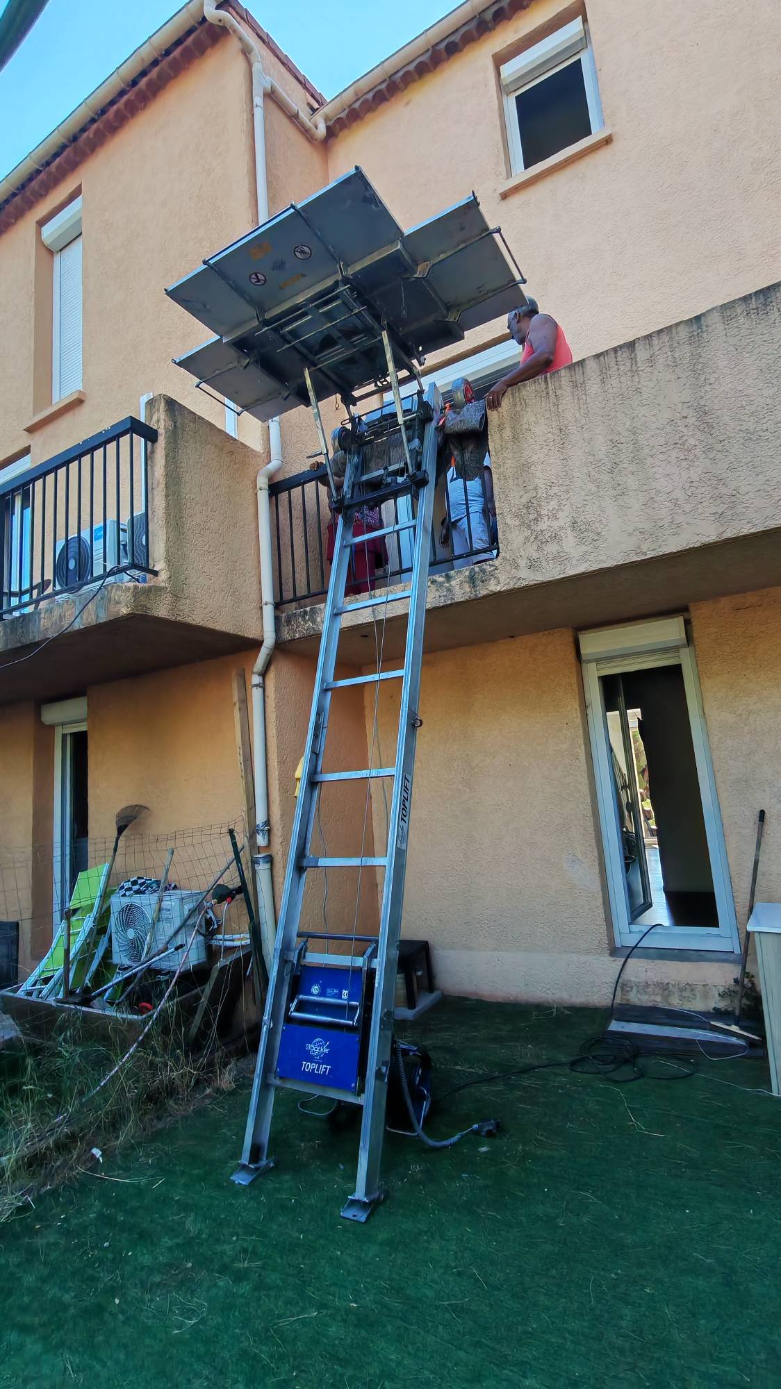 monte meubles emboitable pour acces compliqué 