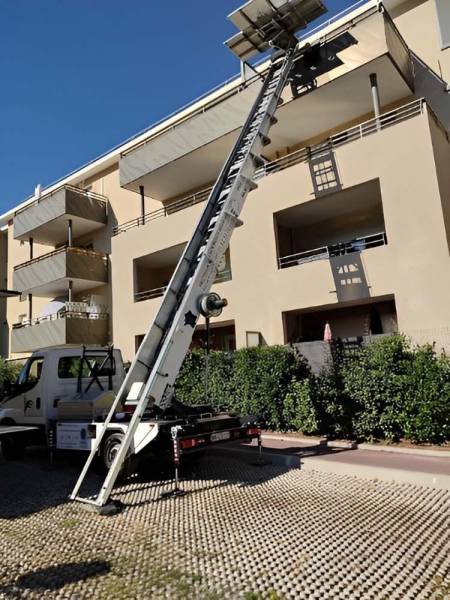 Louez un monte-meuble avec technicien pour vos déménagements ou travaux difficiles à Toulon et dans le Var