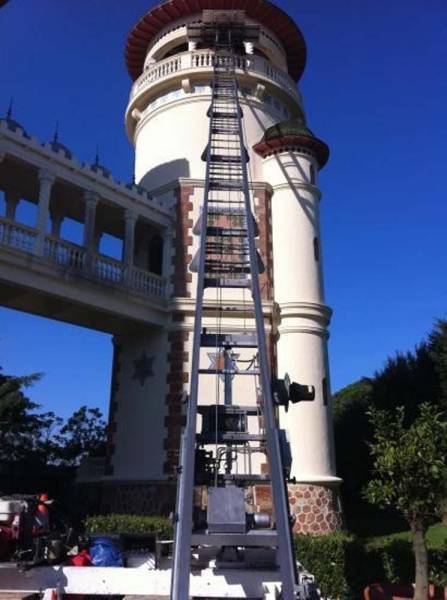 Louez un monte-meuble avec technicien pour vos déménagements ou travaux difficiles à Toulon et dans le Var