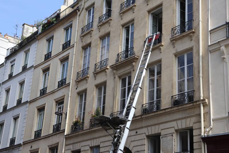 Louez un monte-meuble avec technicien pour vos déménagements ou travaux difficiles à Toulon et dans le Var