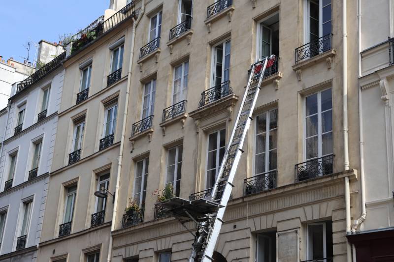 Monte-meuble pour déménagement de maison ou appartement avec étage élevé à Toulon, service disponible 7 jours sur 7